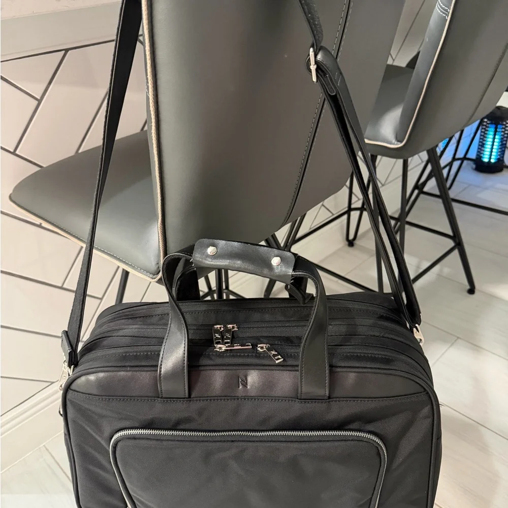 Nomad Lane Carry-On Luggage Duffel Bag Black Like New